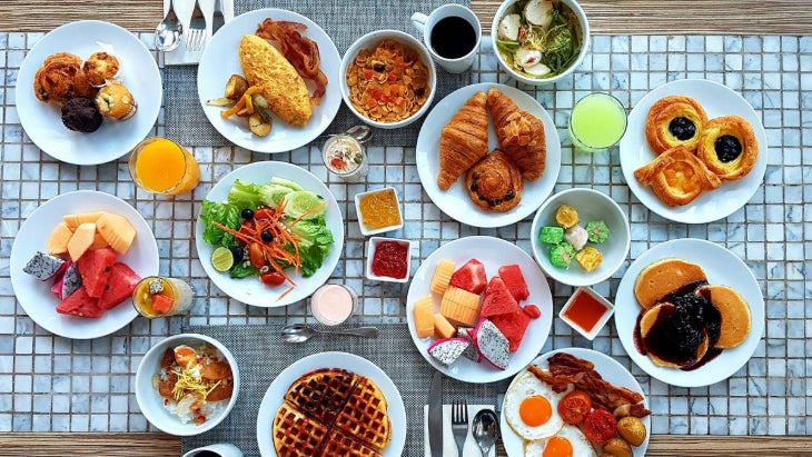 The Ultimate Guide to Effortlessly Dressing for Breakfast Buffets